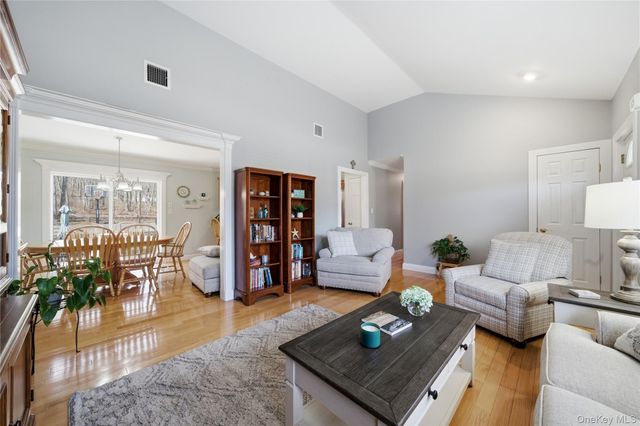 4 Doral Lane, Yaphank, NY 11980