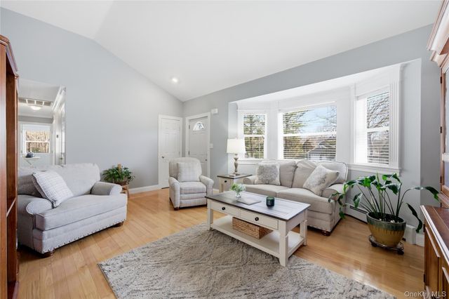 4 Doral Lane, Yaphank, NY 11980
