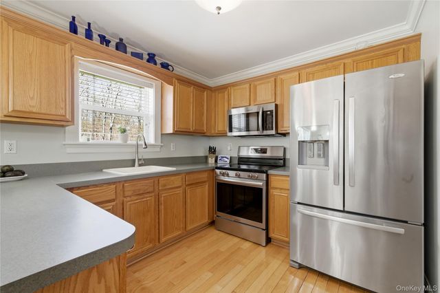 4 Doral Lane, Yaphank, NY 11980