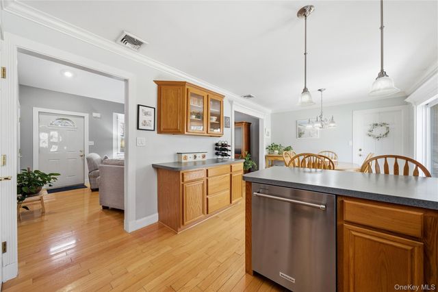 4 Doral Lane, Yaphank, NY 11980