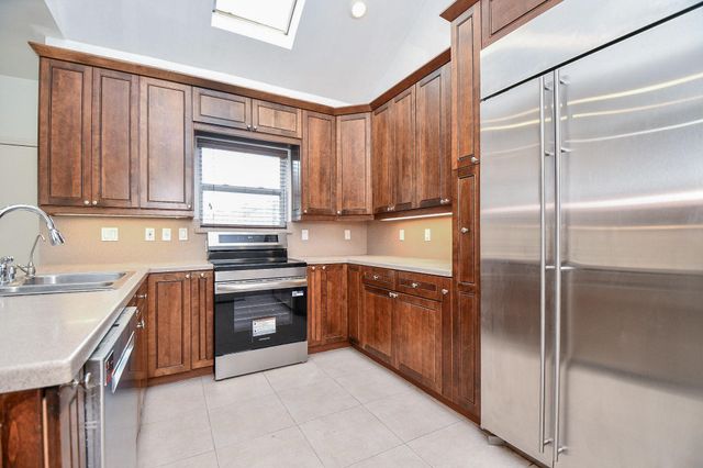 1750 N Country Club Boulevard, Sugar Land, TX 77478