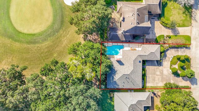 1750 N Country Club Boulevard, Sugar Land, TX 77478