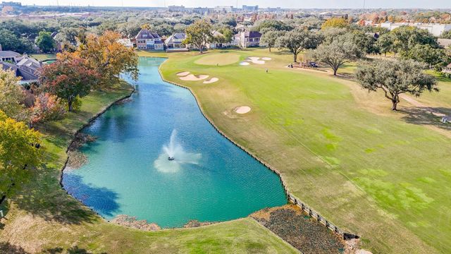 1750 N Country Club Boulevard, Sugar Land, TX 77478
