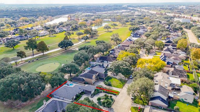 1750 N Country Club Boulevard, Sugar Land, TX 77478