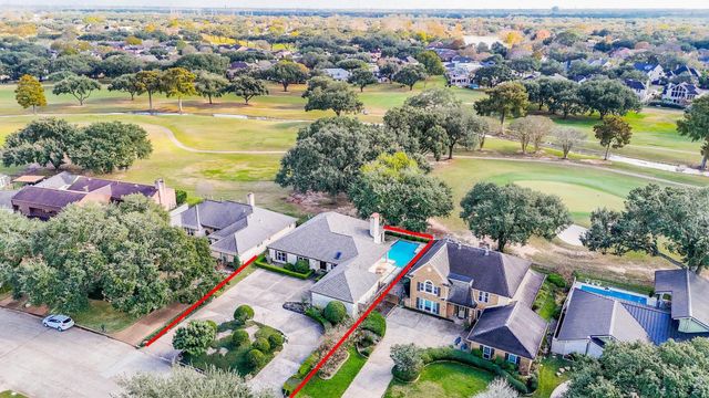 1750 N Country Club Boulevard, Sugar Land, TX 77478