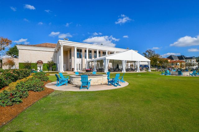 1750 N Country Club Boulevard, Sugar Land, TX 77478