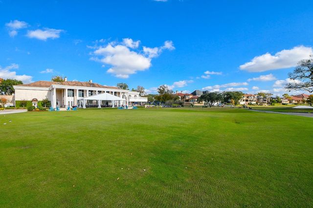 1750 N Country Club Boulevard, Sugar Land, TX 77478