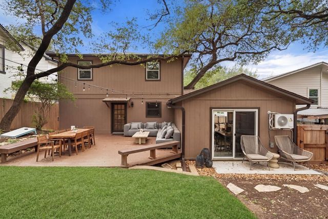 1106 Mission RDG B, Austin, TX 78704