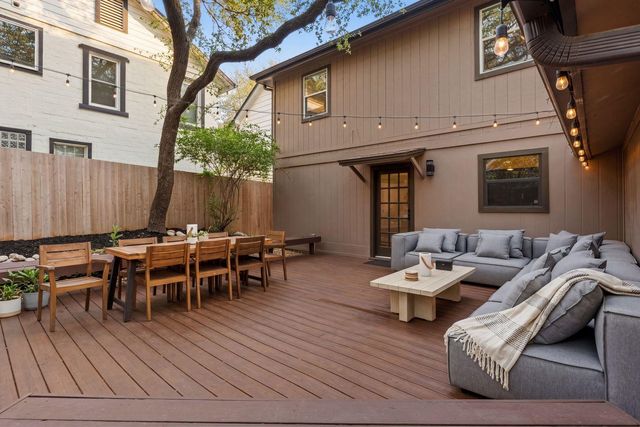 1106 Mission RDG B, Austin, TX 78704