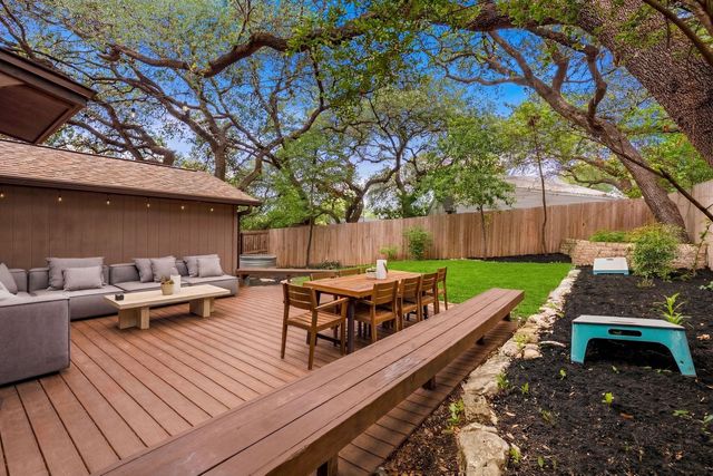 1106 Mission RDG B, Austin, TX 78704