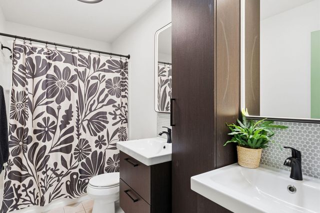1106 Mission RDG B, Austin, TX 78704