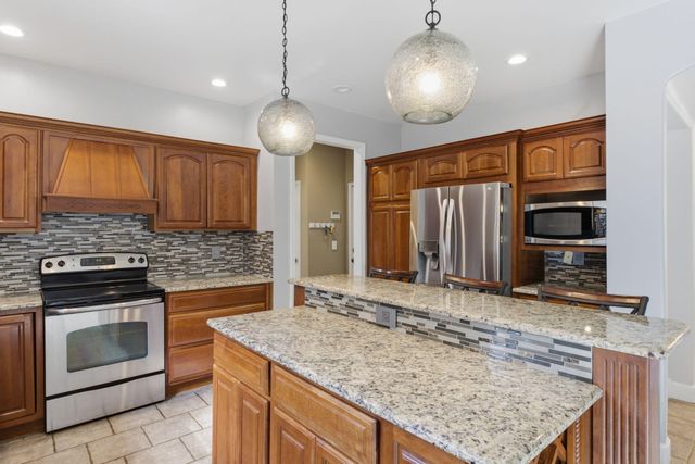 4190 N Castle Oaks Boulevard, Strafford, MO 65757
