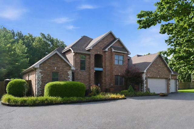 4190 N Castle Oaks Boulevard, Strafford, MO 65757