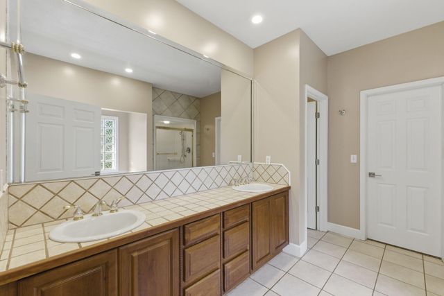 4190 N Castle Oaks Boulevard, Strafford, MO 65757