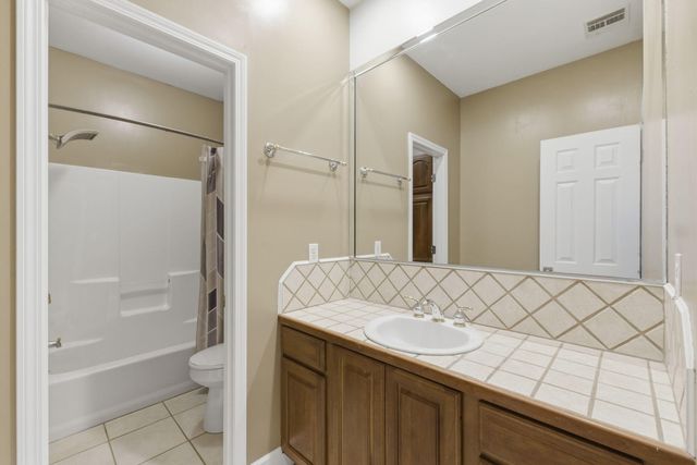 4190 N Castle Oaks Boulevard, Strafford, MO 65757