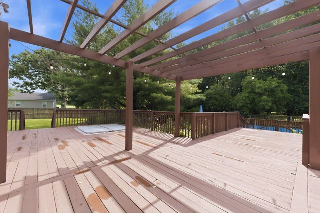4190 N Castle Oaks Boulevard, Strafford, MO 65757