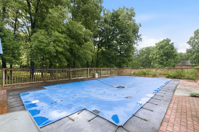 4190 N Castle Oaks Boulevard, Strafford, MO 65757