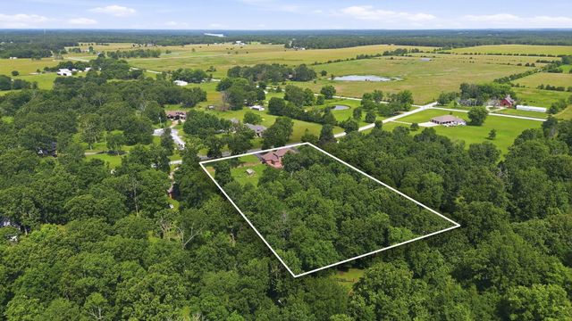4190 N Castle Oaks Boulevard, Strafford, MO 65757