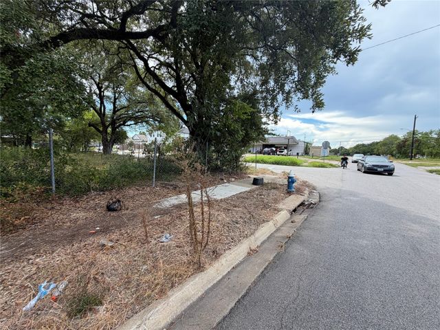 7355 Jutland Road, Houston, TX 77033