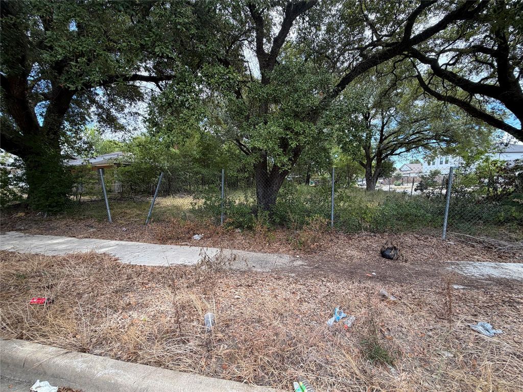 7355 Jutland Road, Houston, TX 77033
