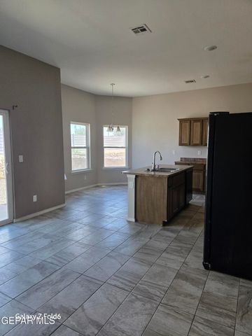 476 SPC Isaac Trujillo Drive B, Socorro, TX 79927