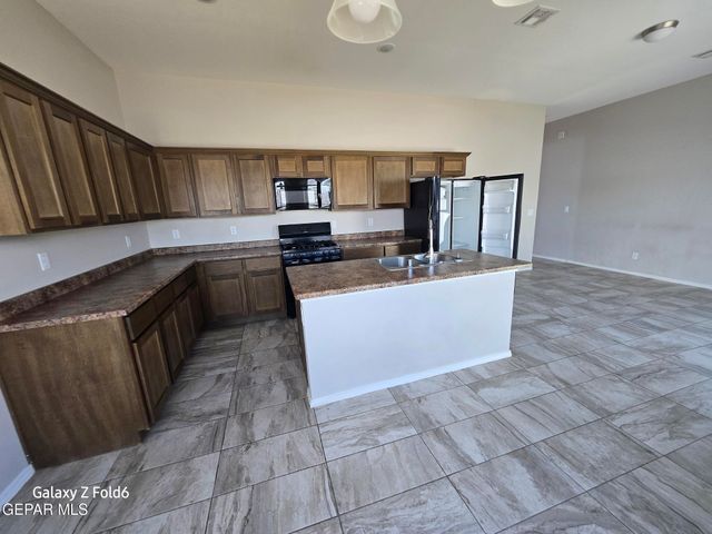 476 SPC Isaac Trujillo Drive B, Socorro, TX 79927