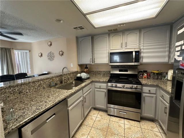 5147 Moonraker, Palmdale, CA 93552