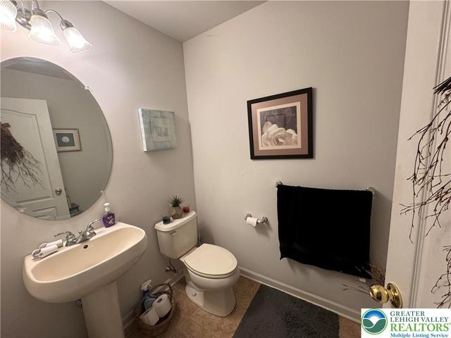 4115 Bunker Hill Drive South, Upper Saucon Twp, PA 18036