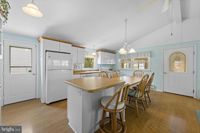2306 CENTRAL AVE, Barnegat Light, NJ 08006