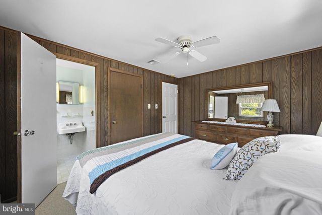 2306 CENTRAL AVE, Barnegat Light, NJ 08006