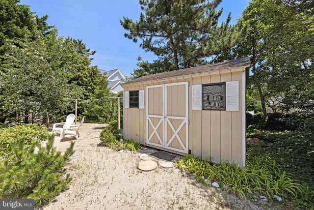 2306 CENTRAL AVE, Barnegat Light, NJ 08006