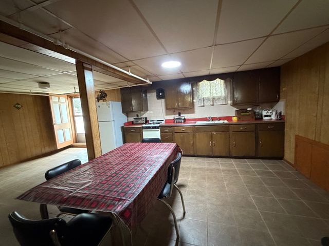 366 Conduit St, New Bedford, MA 02745