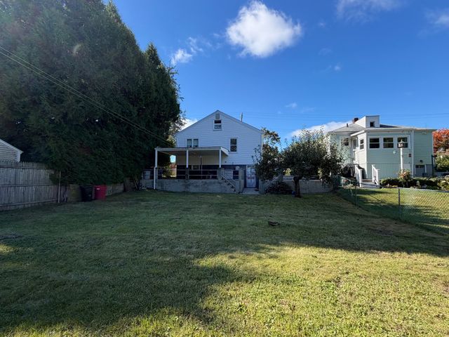 366 Conduit St, New Bedford, MA 02745