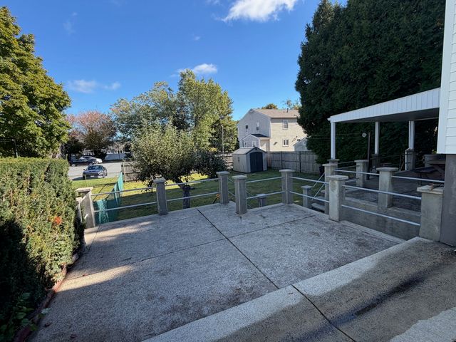 366 Conduit St, New Bedford, MA 02745