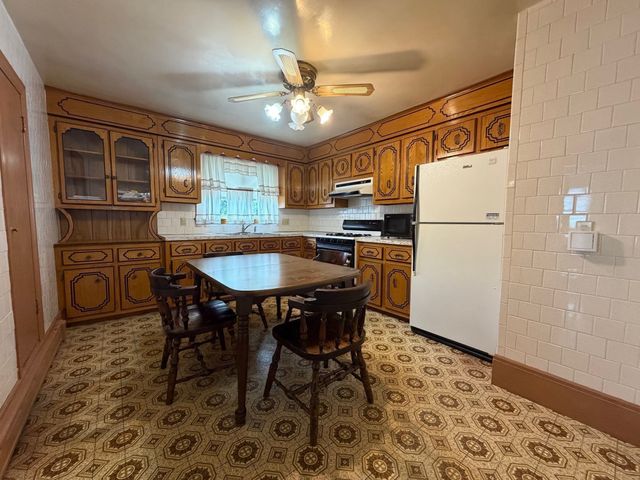 366 Conduit St, New Bedford, MA 02745