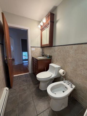 366 Conduit St, New Bedford, MA 02745