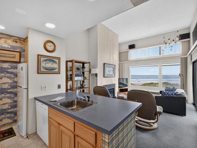 101 Shell Drive 136, La Selva Beach, CA 95076