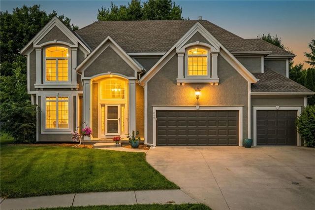 249 NE Misty Meadow Drive, Lee's Summit, MO 64064