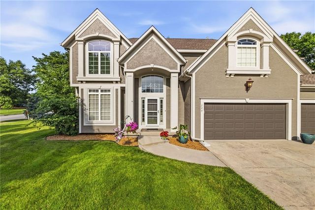 249 NE Misty Meadow Drive, Lee's Summit, MO 64064