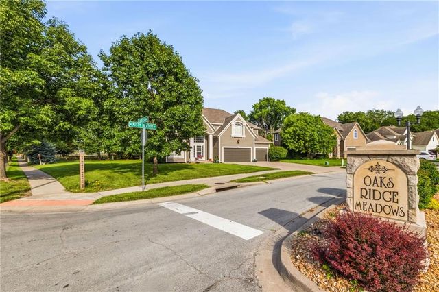 249 NE Misty Meadow Drive, Lee's Summit, MO 64064
