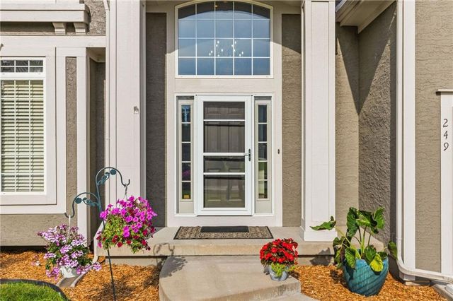 249 NE Misty Meadow Drive, Lee's Summit, MO 64064