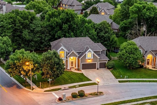 249 NE Misty Meadow Drive, Lee's Summit, MO 64064