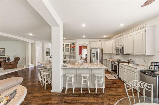 249 NE Misty Meadow Drive, Lee's Summit, MO 64064