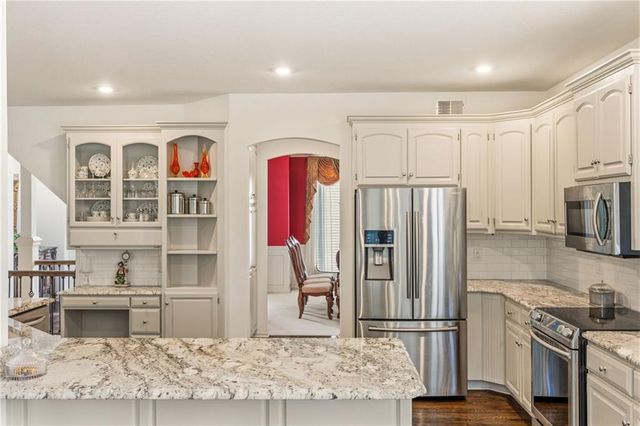 249 NE Misty Meadow Drive, Lee's Summit, MO 64064