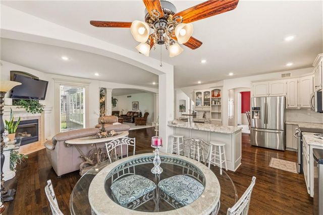 249 NE Misty Meadow Drive, Lee's Summit, MO 64064