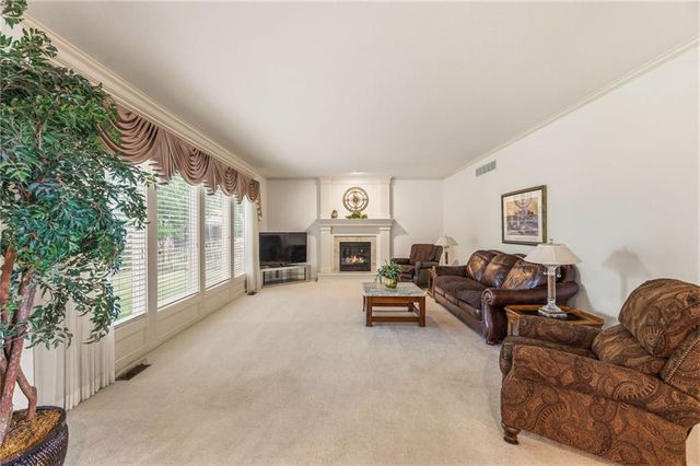 249 NE Misty Meadow Drive, Lee's Summit, MO 64064