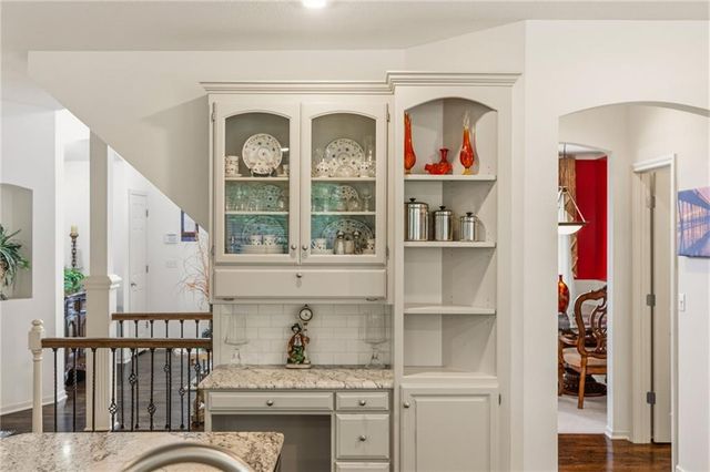 249 NE Misty Meadow Drive, Lee's Summit, MO 64064
