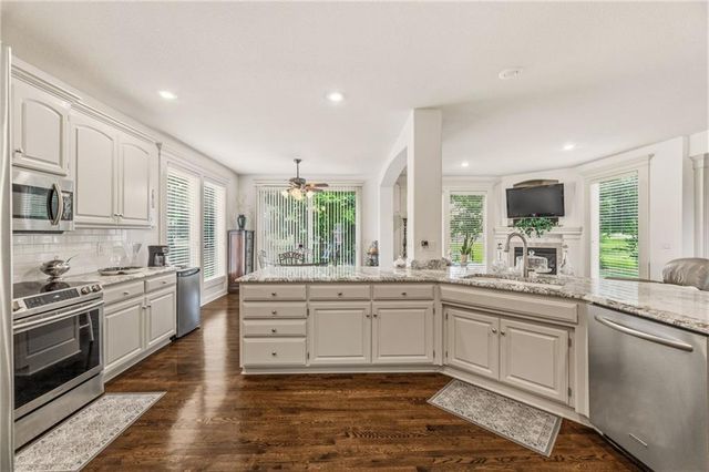 249 NE Misty Meadow Drive, Lee's Summit, MO 64064