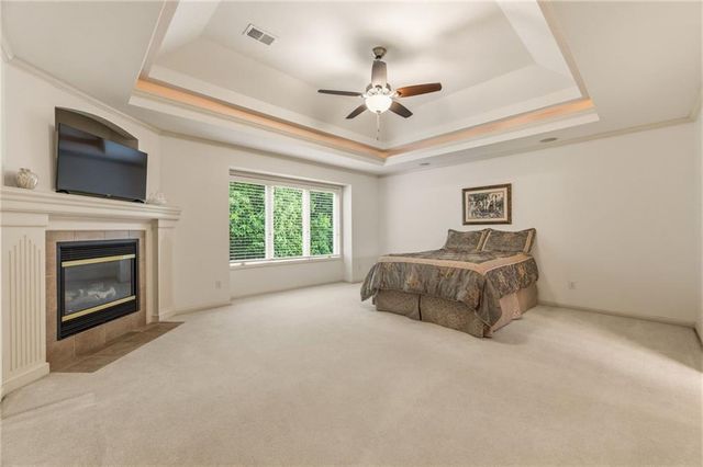249 NE Misty Meadow Drive, Lee's Summit, MO 64064