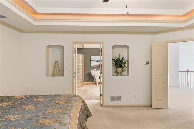 249 NE Misty Meadow Drive, Lee's Summit, MO 64064